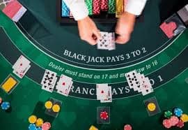 Aplikasi litetoto menampilkan meja Blueprint Gaming dengan antarmuka responsif di berbagai perangkat